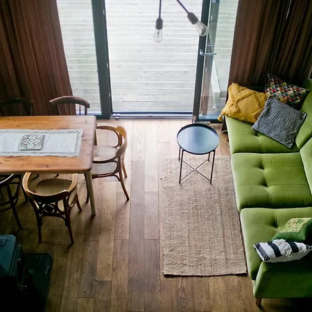 Powoli - Wyjatkowy W Izerach 木屋